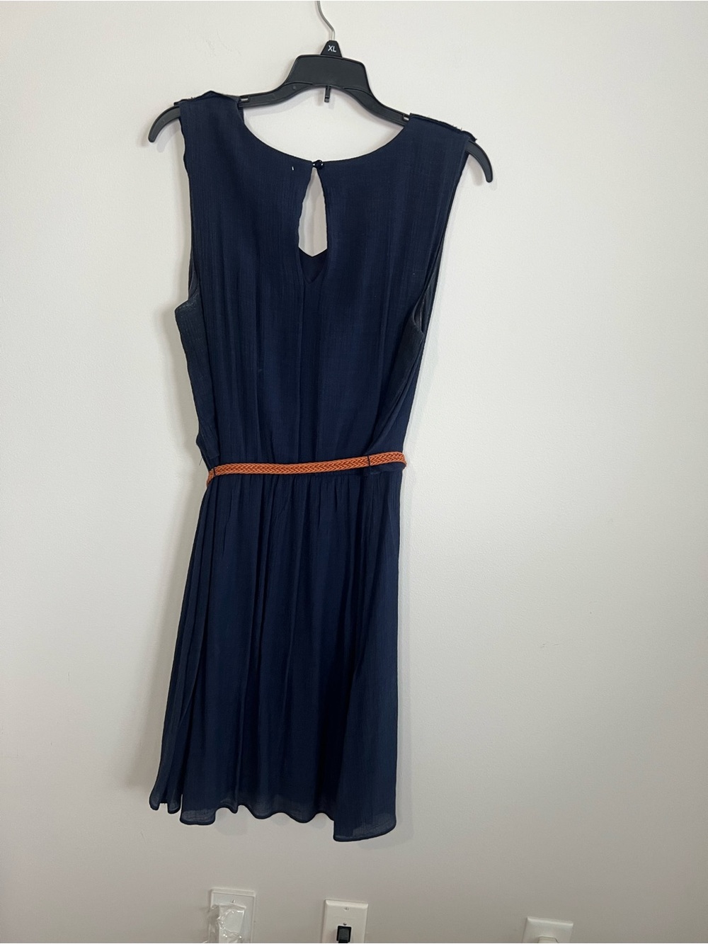 AGB Navy Ruffle V-Neck Sleeveless Midi with Braided Brown Belt - Picture 4 of 6